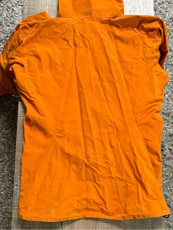 Mountain Hardware Gore-Tex Pro Shell Jacket - Picture 2 of 12